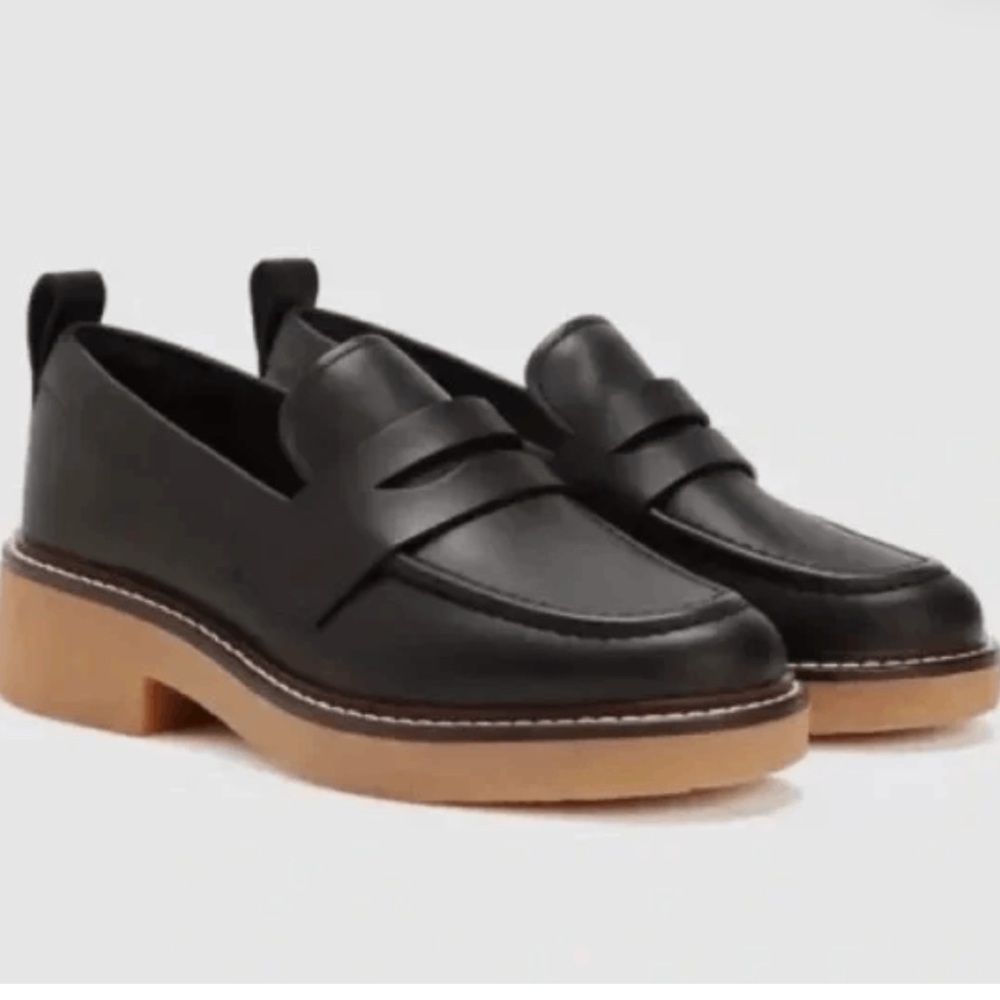 Everlane Black and Tan Loafers